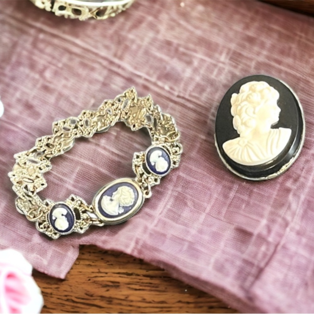 Vintage resin Cameo pairing brooch & bracelet silver finish